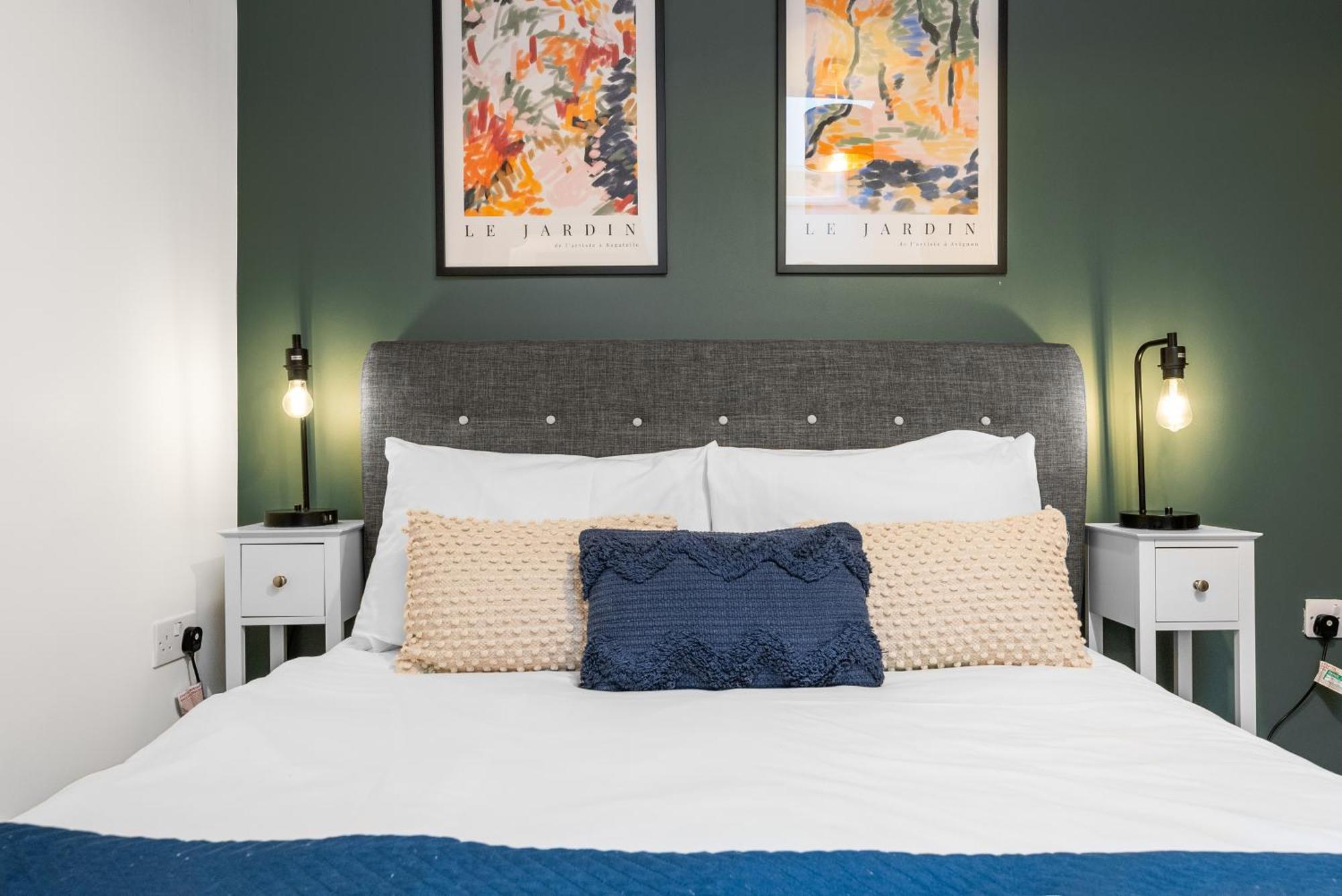 Glevum Lodge - 2 Bedroom Town Centre Apartment 赛伦塞斯特 外观 照片