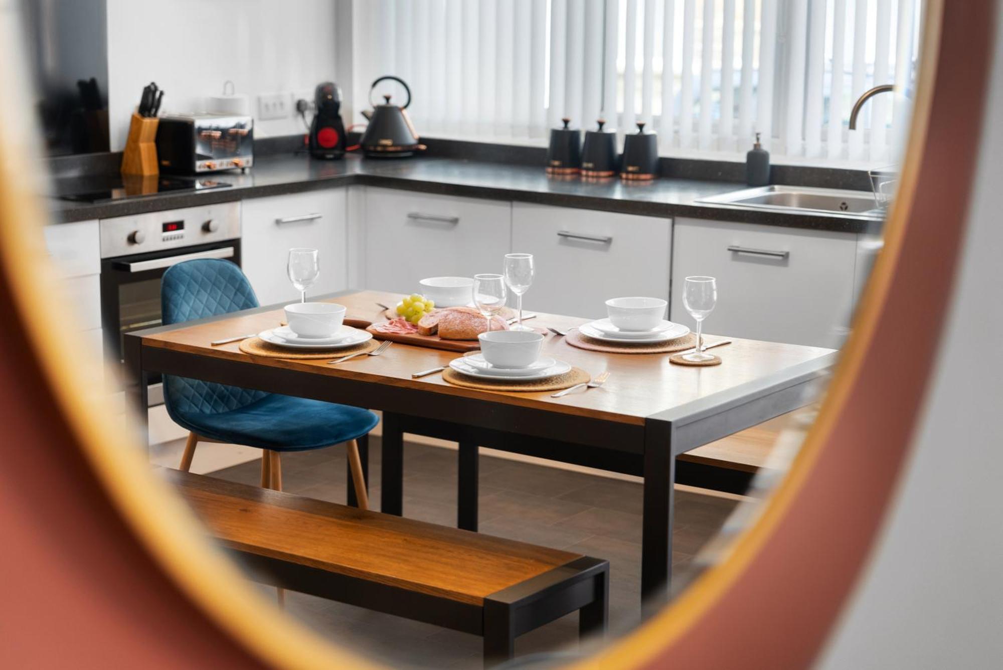 Glevum Lodge - 2 Bedroom Town Centre Apartment 赛伦塞斯特 外观 照片