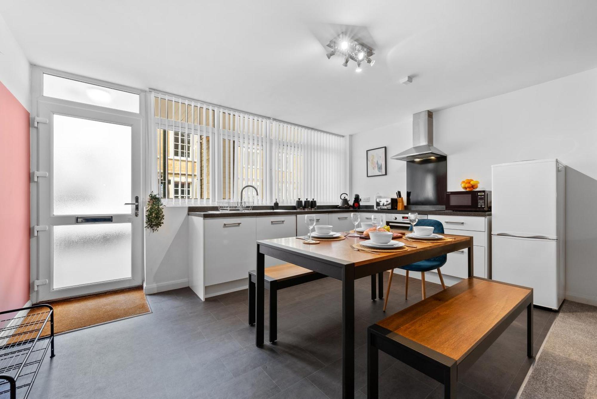 Glevum Lodge - 2 Bedroom Town Centre Apartment 赛伦塞斯特 外观 照片